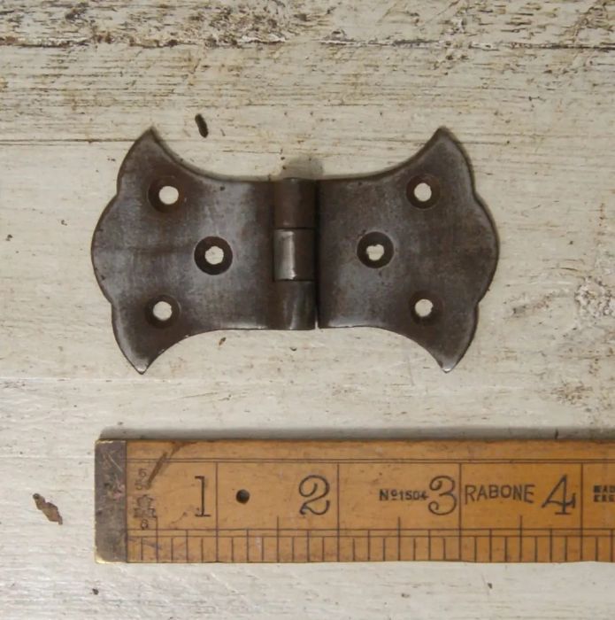 Cottingham - Butterfly Hinge Equal Pressed Steel Waxed - Antique Iron