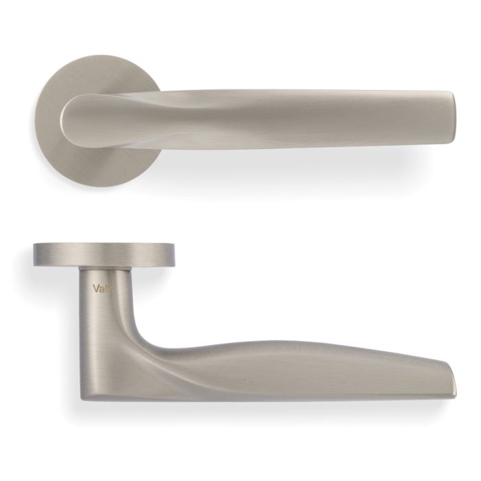 Valli SOM New York Lever on Round Rosette - Pair